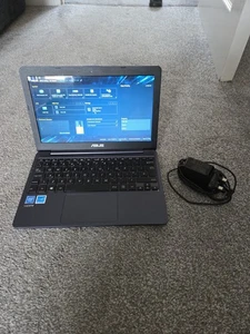 Asus E203N Notebook - No Hard Drive Parts Or Repair - Afbeelding 1 van 3