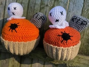 Cupcake fantasma de decoración de ganchillo de ganchillo hecho a mano - Imagen 1 de 4
