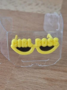 2022 Mattel Barbie Extra HGR60 - Yellow Girl Boss Sunglasses - Picture 1 of 6