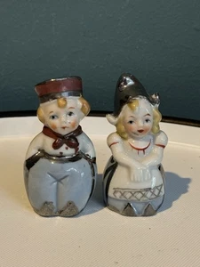 VINTAGE HOLLÄNDISCHER JUNGE MÄDCHEN SALZ PFEFFERSTREUER PORZELLAN handbemalt Silber Top - Bild 1 von 9