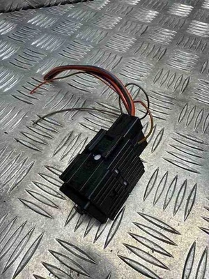 Relé BMW X1 E84 6939890 2.00 diésel 130kw 2011 30508931 - Imagen 1 de 4