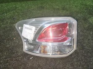 MITSUBISHI OUTLANDER LEFT TAILLIGHT ZJ, IN BODY, 10/12-03/15 - Picture 1 of 12