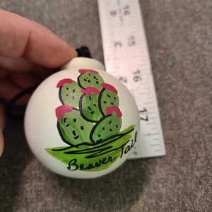 BOLA DE CERÁMICA MEXICANA PINTADA A MANO CON MOTIVO DE CACTUS COLA DE CASTOR - Imagen 1 de 4