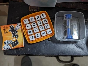 Hasbro Boggle Classic Game With Timer - Picture 1 of 2
