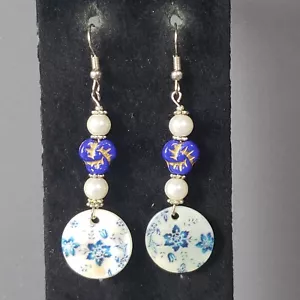 Dangle Shell Earrings Flower Blue Beaded Retro Mid Century Modernist 2.5" - Picture 1 of 9