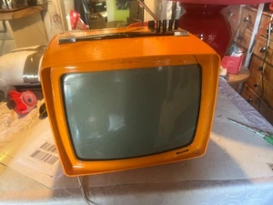 1970er Zanussi Fernseher, tragbar, orange,  TV space Age  230V und 12V Germany - Bild 1 von 5