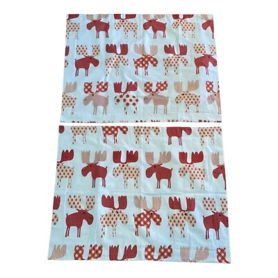 Juego de 2 fundas de almohada estándar Garnett Hill Moose decoración de granja de cabaña Foto 1 de 4