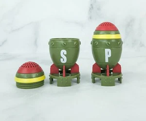 Fallout Mini Nuke Salt & Pepper Shakers Set - Loot Crate EXCLUSIVE NEW - Picture 1 of 4
