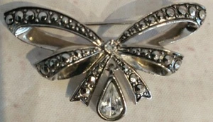 VINTAGE AVON BIRTHSTONE Scarf BOW PIN BROOCH FAUX APRIL Coquette Girly Cottage - Picture 1 of 2