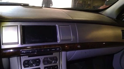 Bisel de tablero XF 2012 con rejillas de ventilación, gris Foto 1 de 4