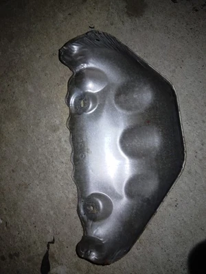 FORD 1S7G9N454AL  Mondeo MK3 107KW Turnier Ez.2003 Abgaskrümmer Hitzeschutzblech - Bild 1 von 2