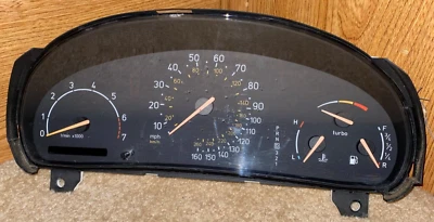 Cuadro de instrumentos. Saab 9-3 y 9-5 2002-03 Turbo. Auto Trans. KPH & MPH Foto 1 de 4