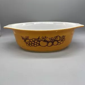 VTG Pyrex #043 Oval 1.5qt Orange/Gold Casserole Dish Grapes, Apples, Cherries, - Picture 1 of 10