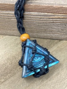 ALL SEEING EYE Genuine AA Gr. Carved Labradorite Triangle Pendant Necklace (SK5) - Picture 1 of 1