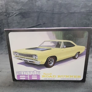 AMT 1968 Plymouth Road Runner in 1:25 Scale Model Kit Open Complete - Picture 1 of 5