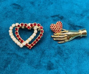 Vintage Brosche Anstecknadel Lot figürlich Hand Doppel Herz Strass 1 1/2" - Bild 1 von 9