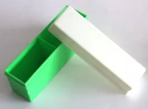 Dia-Schachtel für 32 KB-Dias Grün/Weiß Kasten Kästchen Box Kleinbild - Picture 1 of 2