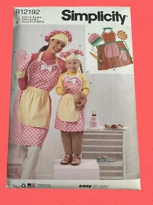 Simplicity Sewing Pattern R12192 Mother Daughter Matching Aprons Christmas Uncut - Image 1 of 4