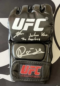Joshua “The Fearless” Van & Alexandre Pantoja Signed Glove. Beckett COA. UFC. - Picture 1 of 3