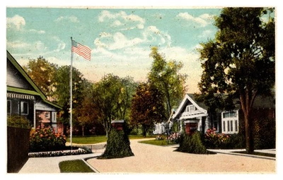postcard Entrance to Center Hill Petersburg Virginia American Flag B0978 - Image 1 of 2