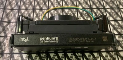Intel Pentium II B80522P233512 SL2QA 233MHz CPU Processor - Image 1 of 4