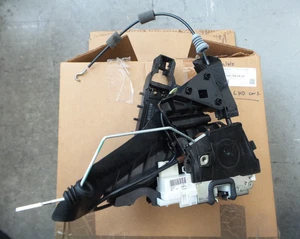 Mercedes W164 ML Left hand front door lock actuator 1647200935 NEW - Picture 1 of 3