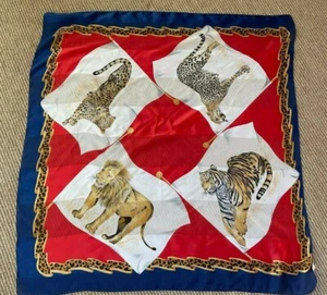 Bufanda Vintage Leones y Leopardo Selva Rojo Azul Hecha en Italia 33X33 - Imagen 1 de 12
