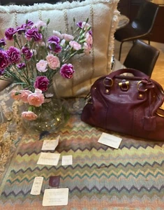 YSL Yves Saint Laurent Handbag. - Picture 1 of 17