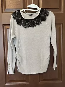 A & I Women’s Sweater sz M with Lace Accents Gray / Black - Picture 1 of 2