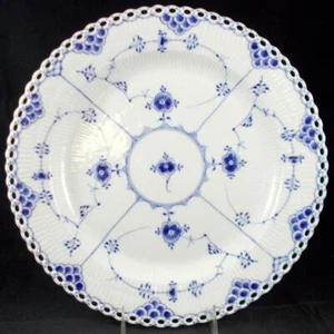 Plato de corte de encaje completo acanalado azul Royal Copenhagen 1041 13 3/4 pulgadas de diámetro - Imagen 1 de 1