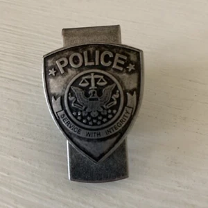 Insignia de policía Battlefield Hardline gris metal peltre clip para dinero promoción EA - Imagen 1 de 8