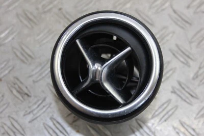 111058 Mercedes-Benz B 180 Air Vent Vent Center A2468300354 - Image 1 of 4