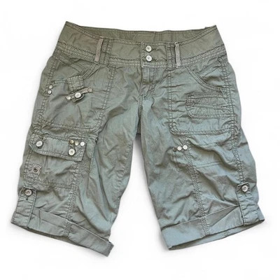 Casi famosos pantalones cortos cargo verde Y2K granola niña pantalones cortos largos vintage Gorpcore  Foto 1 de 4