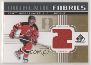 2011-12 SP Game Used Edition Authentic Fabrics Gold Scott Niedermayer (2) HOF