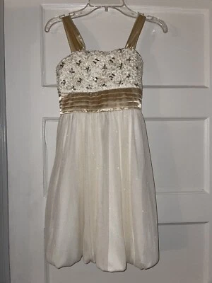 Nuevo con etiquetas Vestido Niñas Marfil Dorado Lentejuelas Top Brillante Falda Cremallera Lazos Lazo Talla 10 Forrado Foto 1 de 4