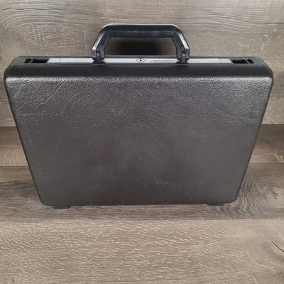 Vintage 1982 Samsonite Delegate Black Hard Shell Briefcase No Key - Image 1 of 4