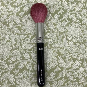 Cepillo Shu Uemura 18R - Cepillo de mejillas - Fibra sintética - Hecho en Japón - Imagen 1 de 5