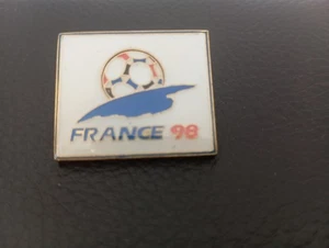PIN'S COUPE DU MONDE FRANCE 98 FOOTBALL - Imagen 1 de 3