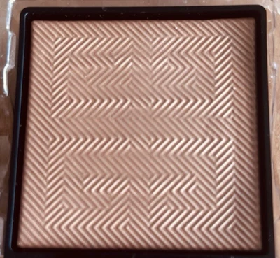 Givenchy Bronzing Healthy Glow Powder Shade # 03 Bronzer Baked Gel Luminous - Image 1 of 4