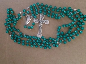 50 Zoll 15 Jahrzehnte Grün Perlen Rosenkranz - Bild 1 von 4