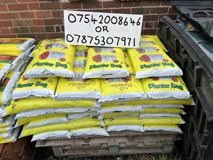 GROW BAGS BLOOM AND GRO 30 LITRES BAGS COLLECT OR DELIVER AT EXTRA COST £2.50 Ea - Picture 1 of 4