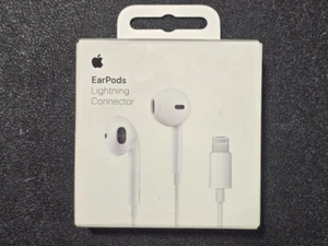 Apple EarPods MWTY3AM/A Lightning Wired Earphones In-Ear Earbuds Model A1748 - Photo 1 sur 6
