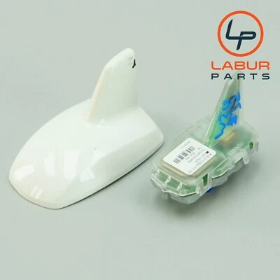 +B1312 W212 ANTENA ALETA TIBURÓN TECHO TRASERO MERCEDES CLASE 10-16 E BLANCA Foto 1 de 4