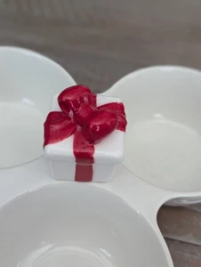 Nora Fleming A90 Mini Red Bow Gift Present Retired HTF - Picture 1 of 6