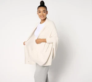 Manta envolvente crema Barefoot Dreams CozyChic Ultra Lite 3X - Imagen 1 de 2