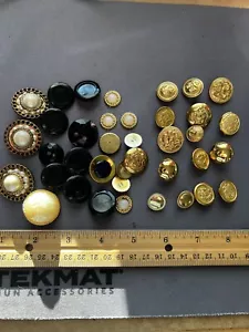 Lot Of Assorted Buttons Some Plastic Others Metal Gold Tone See Pics B3 - Picture 1 of 7