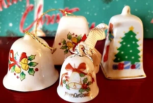 4x Weihnachtsglocken bemalt HOLLY CROWNS Puppe ORNAMENTE Porzellan JAPAN LOT 1970 - Bild 1 von 5