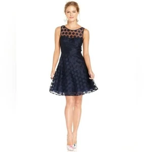 Abito da cocktail Betsey Johnson Illusion nero aderente e a pois in 12 - Foto 1 di 9