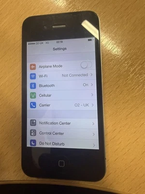 Apple iPhone 4 - 8GB - Black (O2) A1332 (GSM) - Image 1 of 4