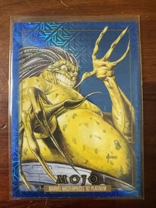 2024 Marvel Masterpieces 92 Platinum 53 Mojo Blue Traxx Parallel NSC - Bild 1 von 2